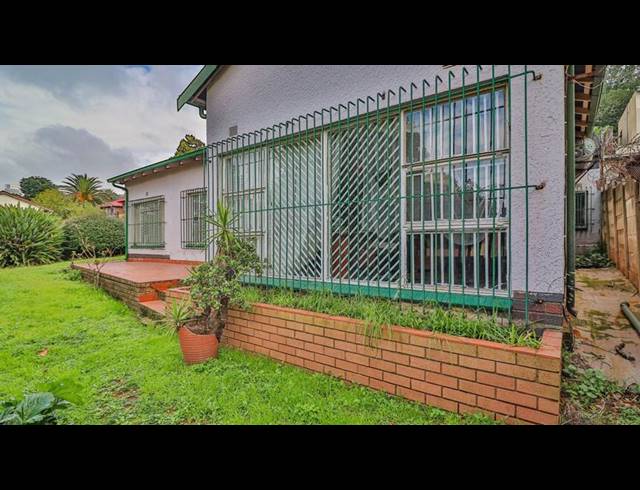 3 BEDROOM HOUSE FOR SALE IN BEZUIDENHOUT VALLEY